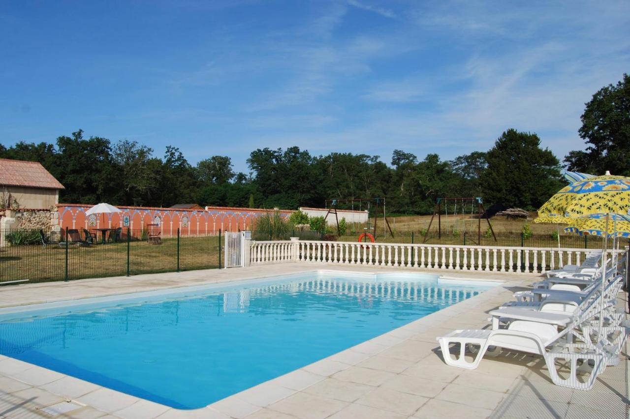 Le Logis Des Quatre Puits Bed & Breakfast Neuvicq-Montguyon Exterior photo