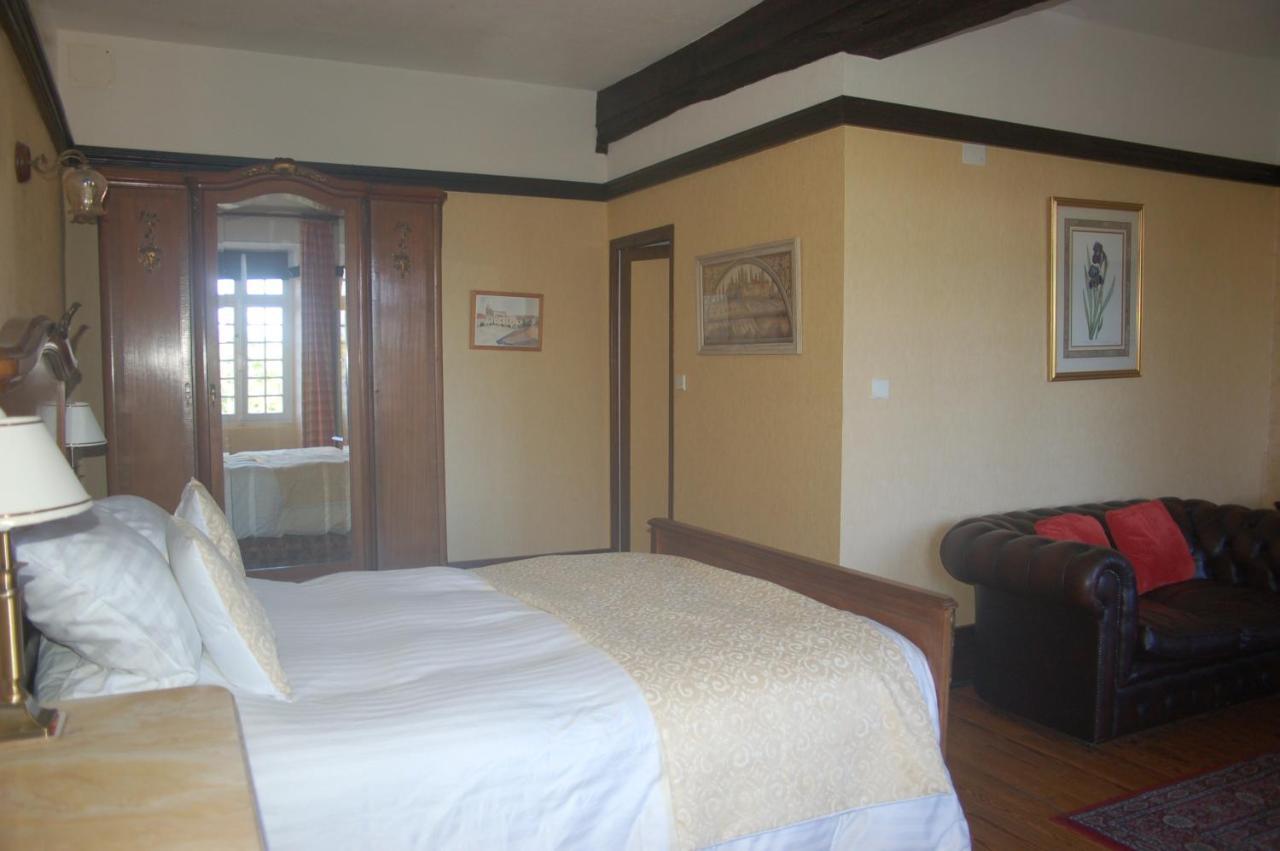 Le Logis Des Quatre Puits Bed & Breakfast Neuvicq-Montguyon Exterior photo