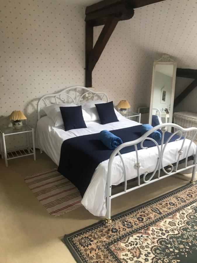 Le Logis Des Quatre Puits Bed & Breakfast Neuvicq-Montguyon Exterior photo