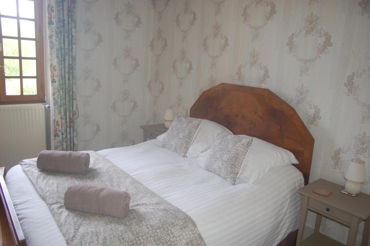 Le Logis Des Quatre Puits Bed & Breakfast Neuvicq-Montguyon Exterior photo